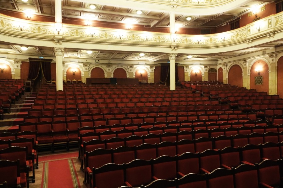 Театральный зал