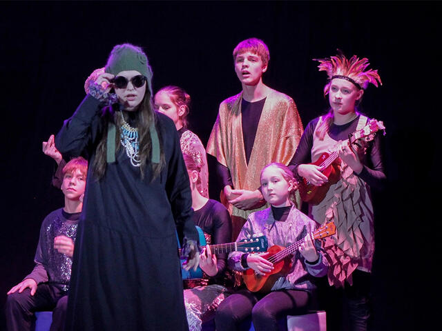 Изображение для афиши Музыкальный театр «Орфей». «Пакетик»