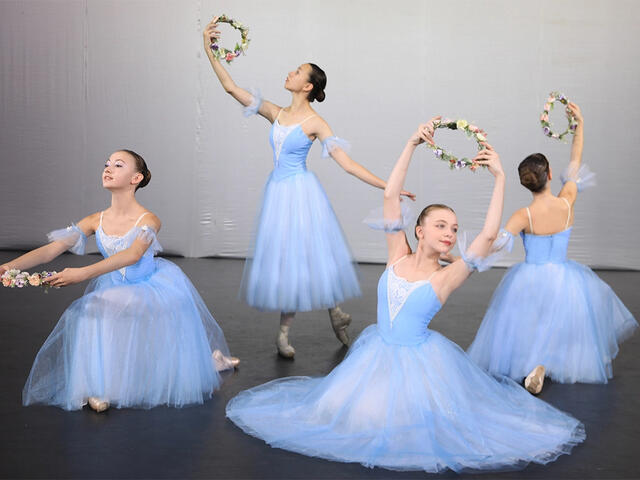 Изображение для афиши Народный ансамбль классического танца «Фуэте». Юбилейный концерт «Признание в любви»