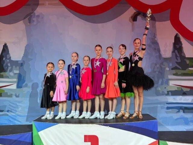 Изображение для события «Звезды» ТСК «Дуэт» на высшем пьедестале